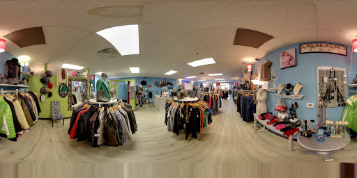 Fashion «Reinvent Clothing Boutique & Consignment», reviews and photos, 7441 Foothills Blvd, Roseville, CA 95747, USA