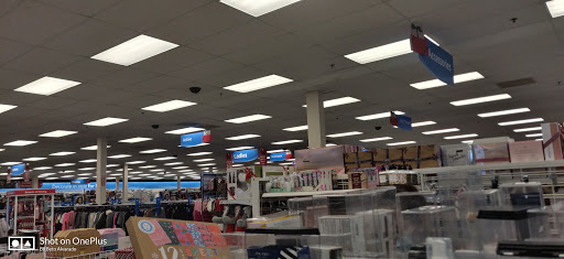 Clothing Store «Ross Dress for Less», reviews and photos, 3255 SW Cedar Hills Blvd, Beaverton, OR 97005, USA