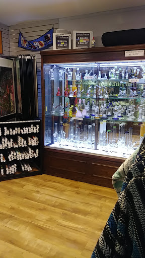 Tobacco Shop «Green Fields Smoke Shop», reviews and photos, 1237 E Brady St, Milwaukee, WI 53202, USA