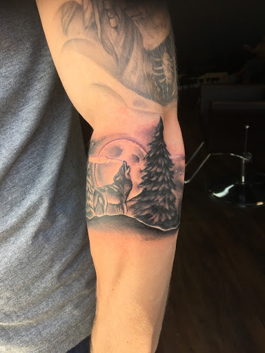 Explore bee tattoo ideas for women, creative tattoo ideas in Chapel Hill, available at Golden Falcon Tattoo and Piercing