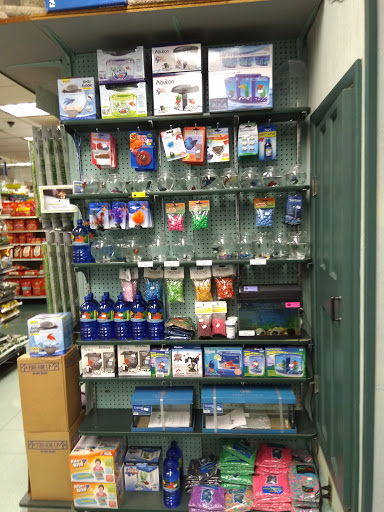 Pet Supply Store «Petland Discounts - Nassau Street», reviews and photos, 132 Nassau St, New York, NY 10038, USA