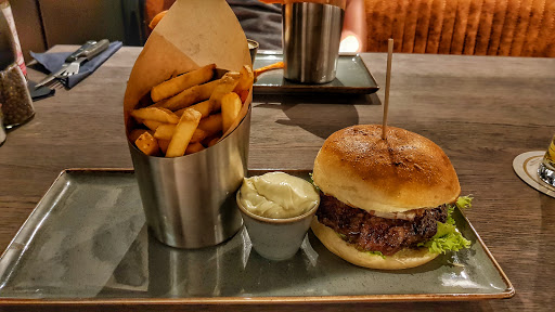 Feuerstein's Premium Burger & Lounge Düsseldorf