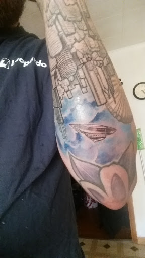 Tattoo Shop «Victims Of Art Tattoo Gallery», reviews and photos, 1827 W Cermak Rd, Chicago, IL 60608, USA