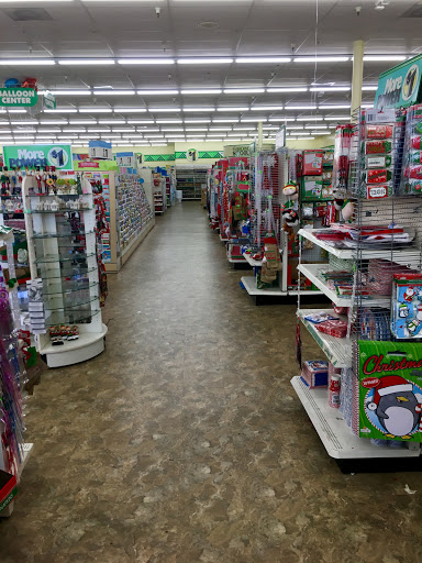 Dollar Store «Dollar Tree», reviews and photos, 1041 Vine St, Healdsburg, CA 95448, USA