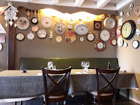 Atmosphère du Restaurant L'Horloge à Semondans - n°2