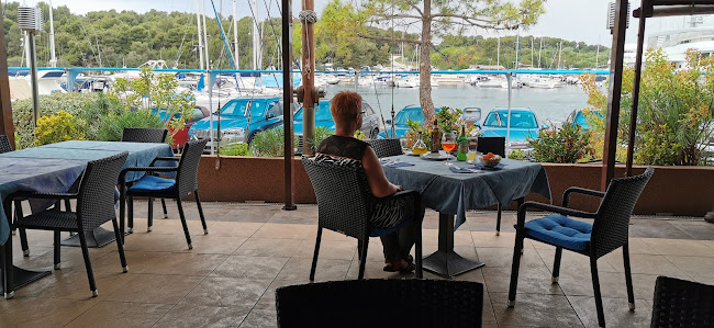 Restoran Volaria