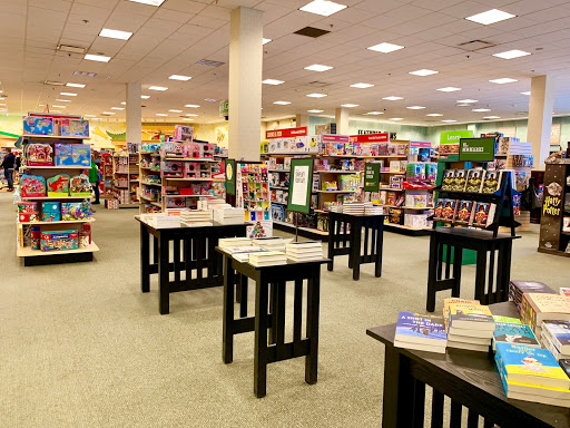 Book Store «Barnes & Noble», reviews and photos, 113 W County Center, Des Peres, MO 63131, USA