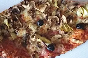 Pizza House – Pizzas, spécialités italiennes, vente à emporter, Mons image
