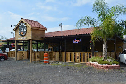 David,s BBQ and Restaurant - 9RH6+3CF Desvio Sur Bo, Av. Nativo Alers, Aguada, 00602, Puerto Rico