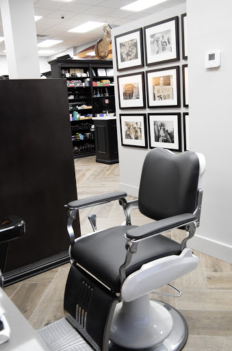 Barber Shop «Churchills BarberShop», reviews and photos, 12 SE 1st St, Miami, FL 33131, USA