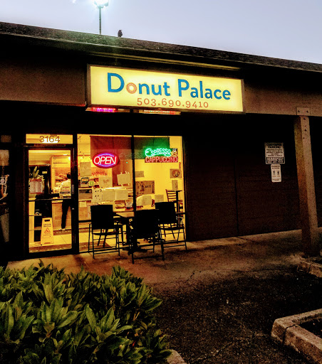 Donut Shop «Donut Palace», reviews and photos, 3164 NW 185th Ave, Portland, OR 97229, USA