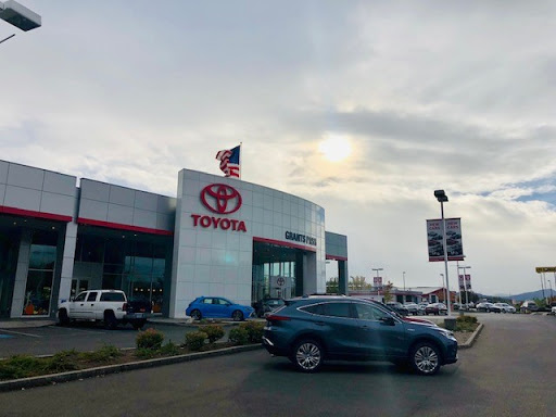 Car Dealer «Grants Pass Toyota», reviews and photos, 375 Redwood Hwy, Grants Pass, OR 97527, USA