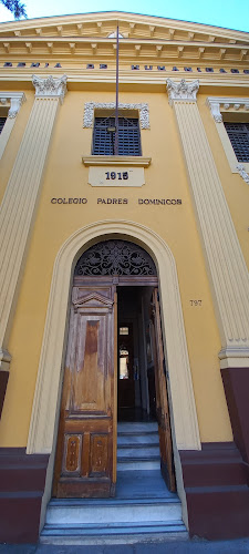 Academia de Humanidades - Escuela