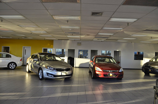 Used Car Dealer «Pre-Owned Factory Auto Sales», reviews and photos, 854 Taunton Ave, East Providence, RI 02914, USA