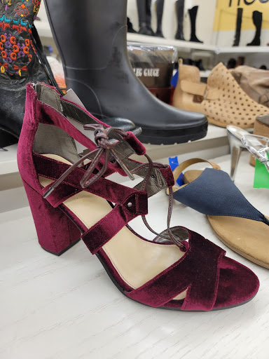 Consignment Shop «New to You», reviews and photos, 238 OR-99W, McMinnville, OR 97128, USA