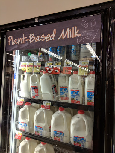 Shopping Mall «Riverpoint Center», reviews and photos, 1730 W Fullerton Ave, Chicago, IL 60614, USA