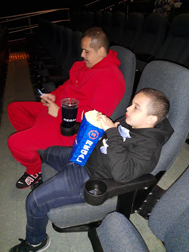 Movie Theater «Regal Cinemas Hamilton Commons 14», reviews and photos, 4215 E Black Horse Pike, Mays Landing, NJ 08330, USA