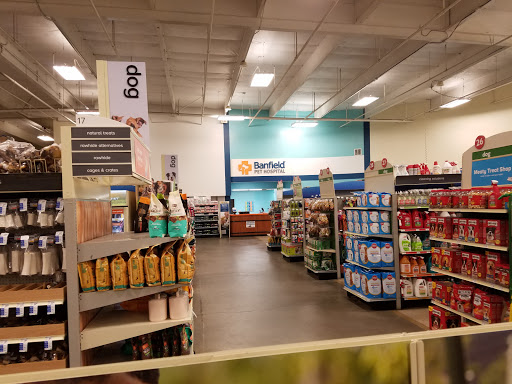 Pet Supply Store «PetSmart», reviews and photos, 3220 W Shaw Ave, Fresno, CA 93711, USA