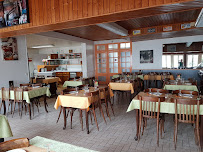 Atmosphère du Restaurant français Relais de Saintonge à Saint-Genis-de-Saintonge - n°2