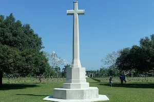 Thanbyuzayat World War II Cemetery(သုသာန်ပၞာန်) image