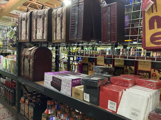 Liquor Store «Franklin Liquor & Deli», reviews and photos, 28500 Franklin Rd, Southfield, MI 48034, USA