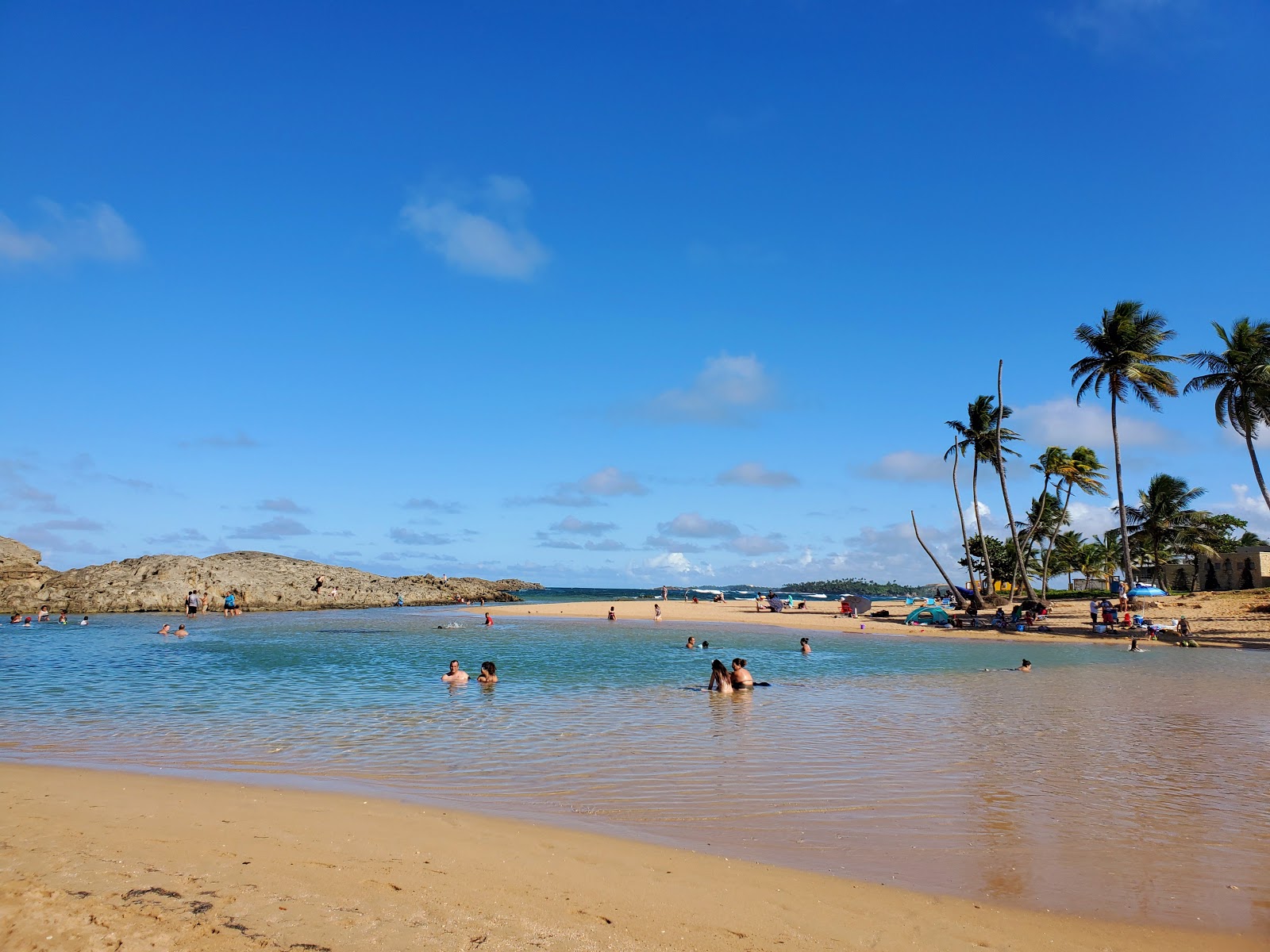 Photo de Playa Puerto Nuevo avec un niveau de propreté de très propre