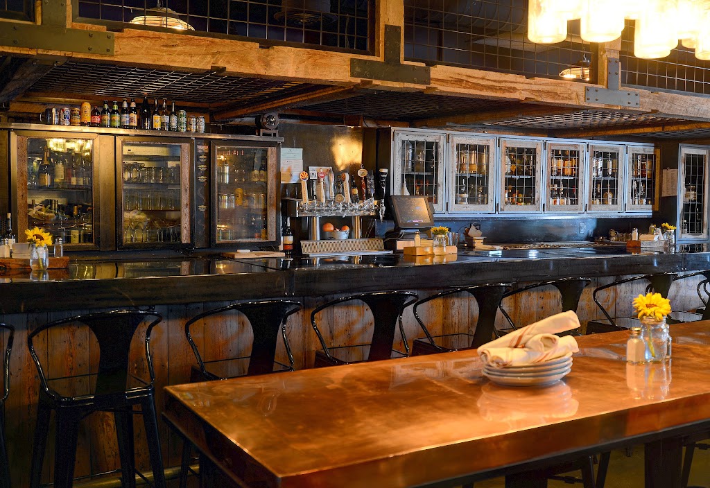 BOOTLEGGERS FOOD & DRINK 85028