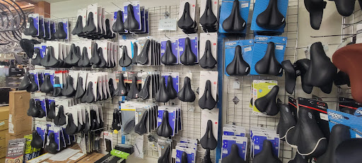 Bicycle Store «Two Wheeler Dealer», reviews and photos, 4408 Wrightsville Ave, Wilmington, NC 28403, USA