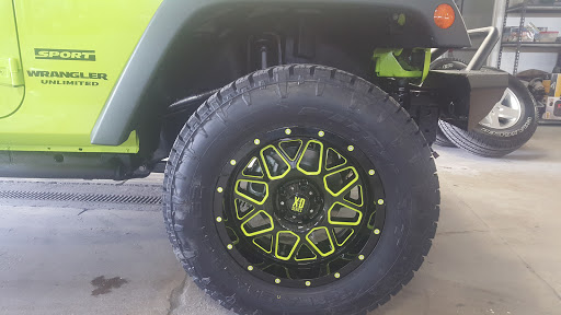 Auto Body Shop «Custom Collision & Restorations», reviews and photos, 10743 Wolf Dr, Huntley, IL 60142, USA