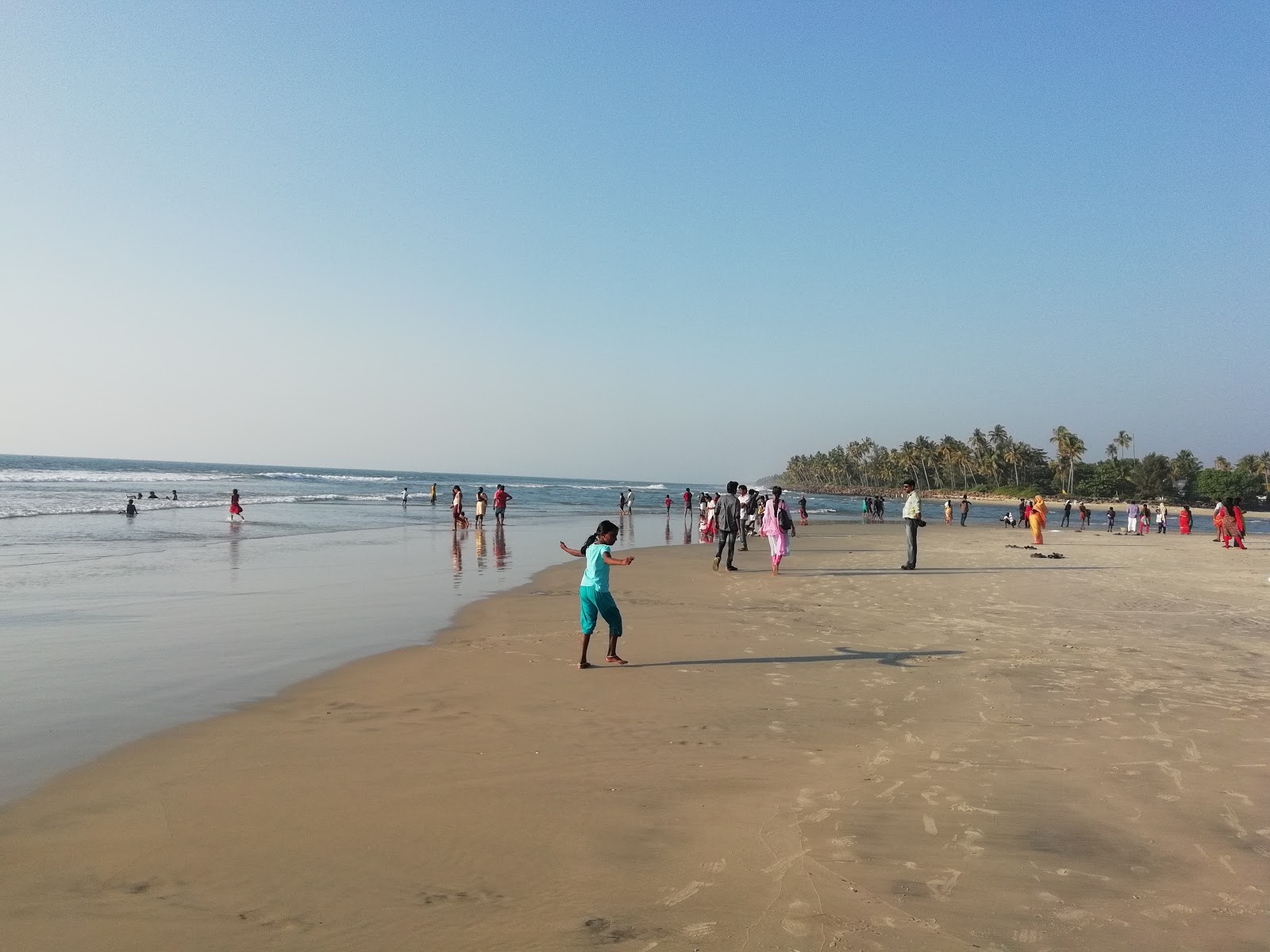 Foto van Andhakaranazhi Beach met ruim strand