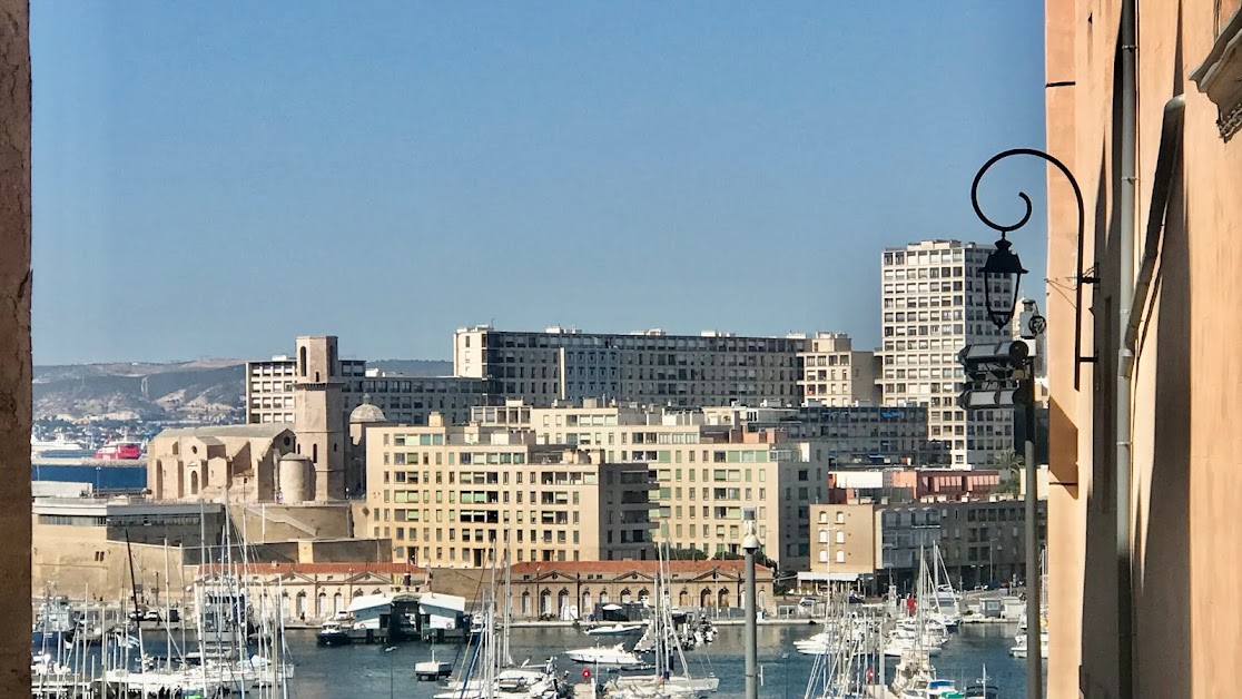 Appartement de charme idéalement situé pour vos congrès ou vos vacances à Marseille à Marseille (Bouches-du-Rhône 13)