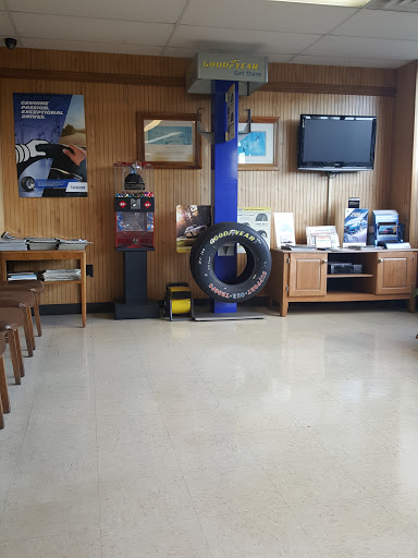 Tire Shop «Parker Tire & Service Center», reviews and photos, 1508 Gilmer Ave, Tallassee, AL 36078, USA