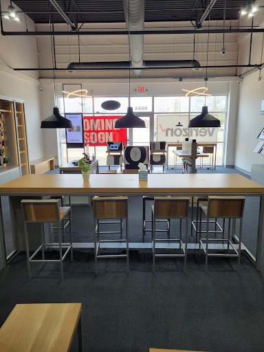 Cell Phone Store «Verizon Authorized Retailer - Wireless Zone», reviews and photos, 9290 Lee Rd, Brighton, MI 48116, USA