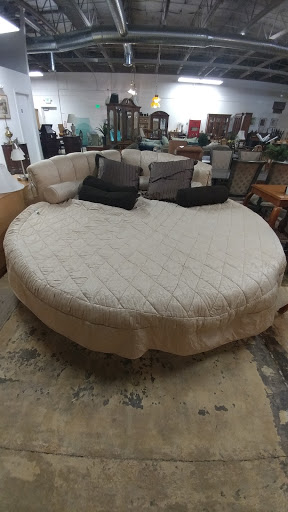 Shopping Mall «Parkway Square Shopping Center», reviews and photos, 16876 Southcenter Pkwy, Tukwila, WA 98188, USA