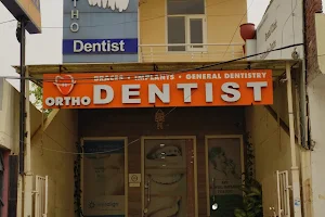 Dr Amit's Dental Clinic & Orthodontic Centre image