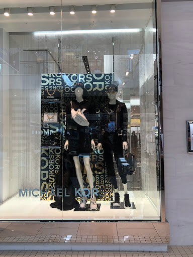 Fashion Accessories Store «Michael Kors», reviews and photos, 19575 Biscayne Blvd #153, Aventura, FL 33180, USA