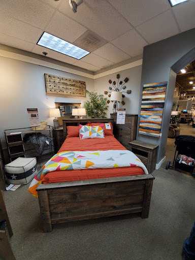 Furniture Store «Ashley HomeStore», reviews and photos, 7502 N Blackstone Ave, Fresno, CA 93720, USA