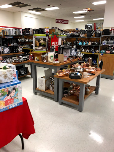 Department Store «T.J. Maxx», reviews and photos, 34 E Ridgewood Ave, Paramus, NJ 07652, USA