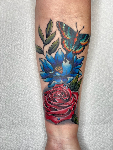 Tattoo Shop «Blood Moon Tattoo Gallery», reviews and photos, 101 N Main St #201, Mansfield, TX 76063, USA