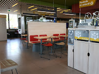 Atmosphère du Restauration rapide McDonald's Rochefort Sud - n°9