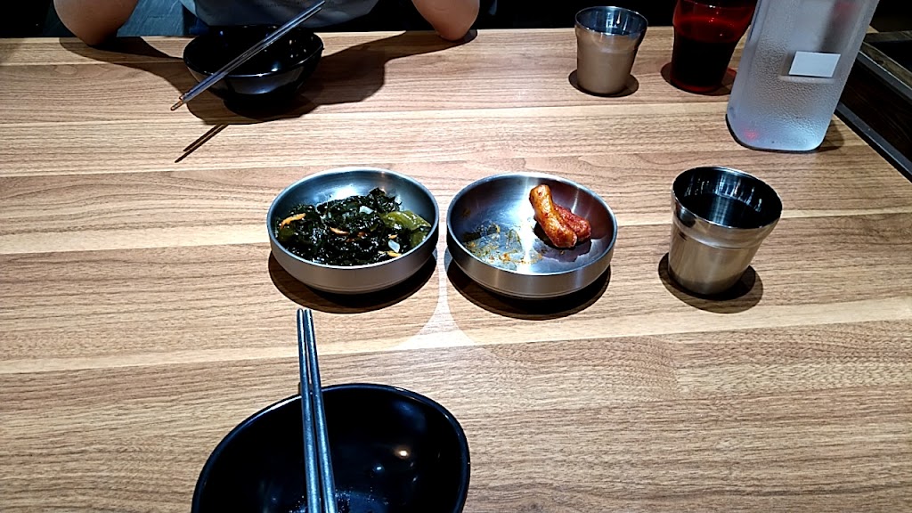大叔來了| 站前店 | 韓式料理 | 韓國辣雞 | 牛骨湯 | 豆腐鍋 | 淡水捷運站 的照片
