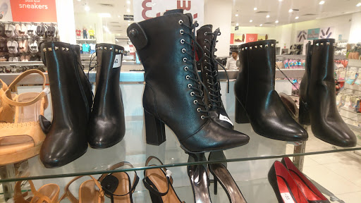 Stores to buy women's flat boots Mecca