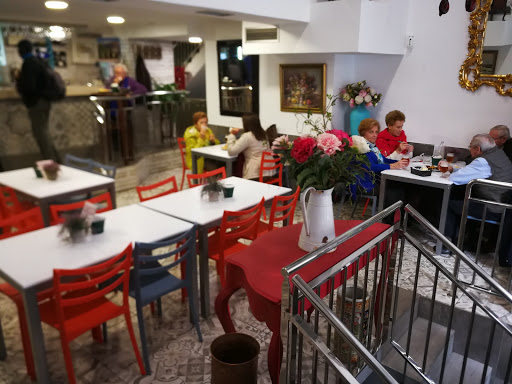 Información y opiniones sobre La Blanca Paloma de Granada