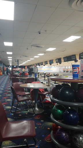 Bowling Alley «East Islip Lanes Inc», reviews and photos, 117 E Main St, East Islip, NY 11730, USA