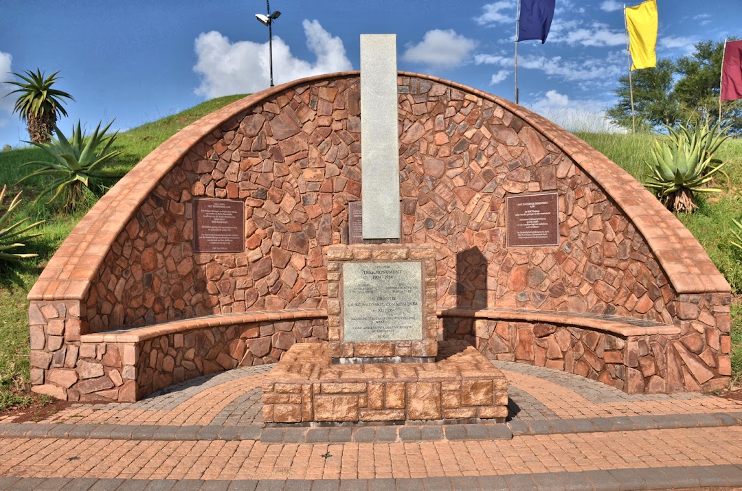 Replica Tanganyika Monument