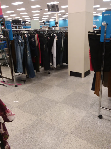 Clothing Store «Ross Dress for Less», reviews and photos, 7601 S Cicero Ave, Chicago, IL 60652, USA
