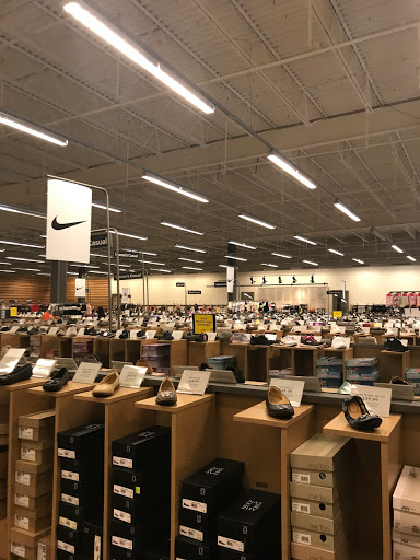 Shoe Store «DSW Designer Shoe Warehouse», reviews and photos, 3484 Emmorton Rd, Abingdon, MD 21009, USA