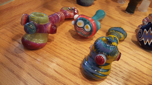 Tobacco Shop «Apparatus Smoke Shop», reviews and photos, 284 Cowesett Ave, West Warwick, RI 02893, USA