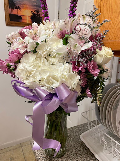 Florist «Howard Beach Florist», reviews and photos, 100-20 159th Ave, Howard Beach, NY 11414, USA