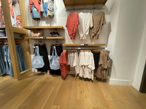 Clothing Store «AEO & Aerie Store», reviews and photos, 2615 Medical Center Pkwy #1370, Murfreesboro, TN 37129, USA